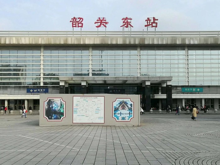 韶关火车站幕墙方通吊顶项目